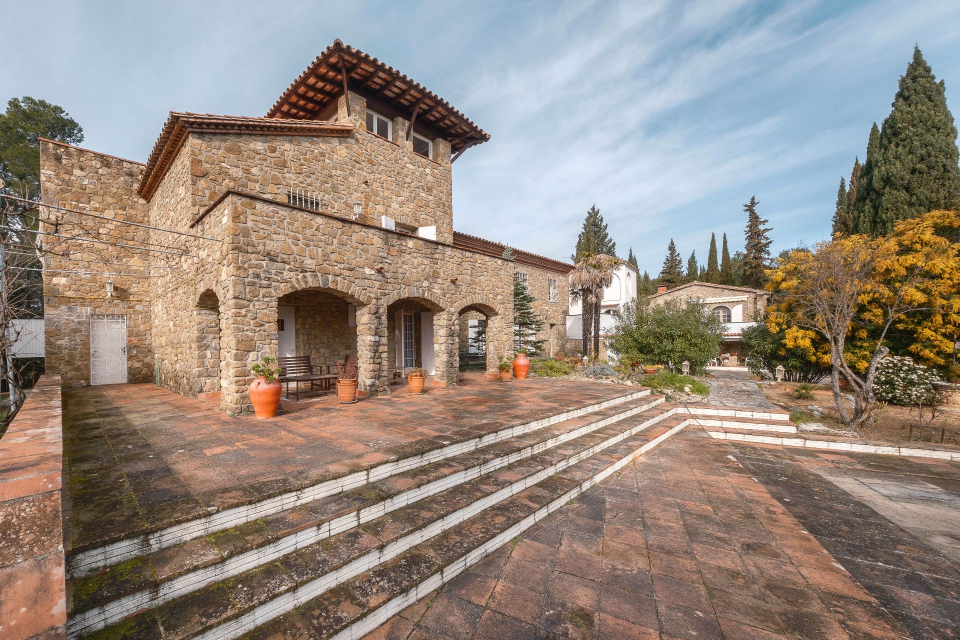 Vista exterior de Finca rústica en venda en Beuda amb Calefacció, Jardí privat i Terrassa