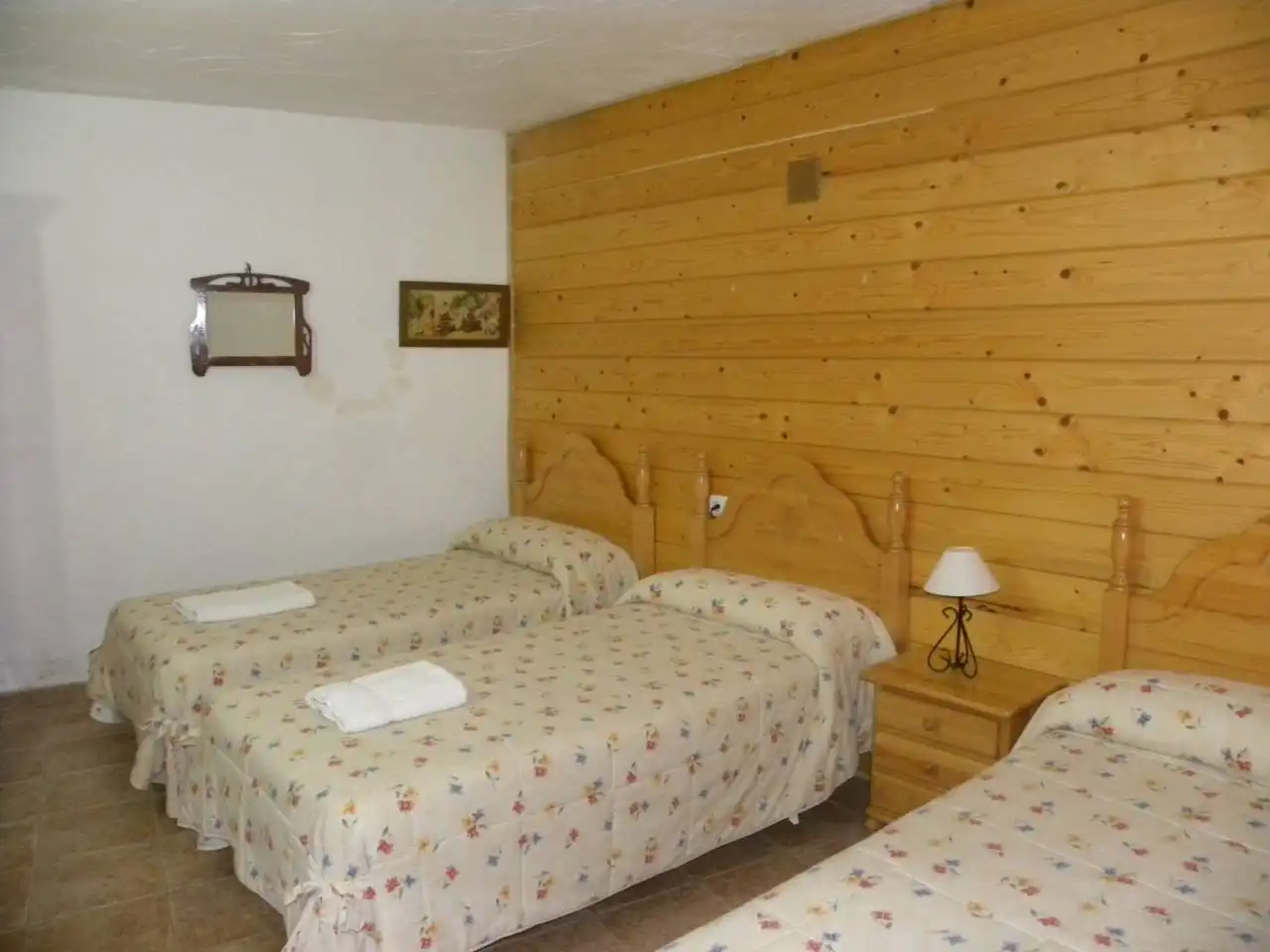 Dormitori de Finca rústica en venda en Moratalla amb Aire condicionat, Calefacció i Jardí privat