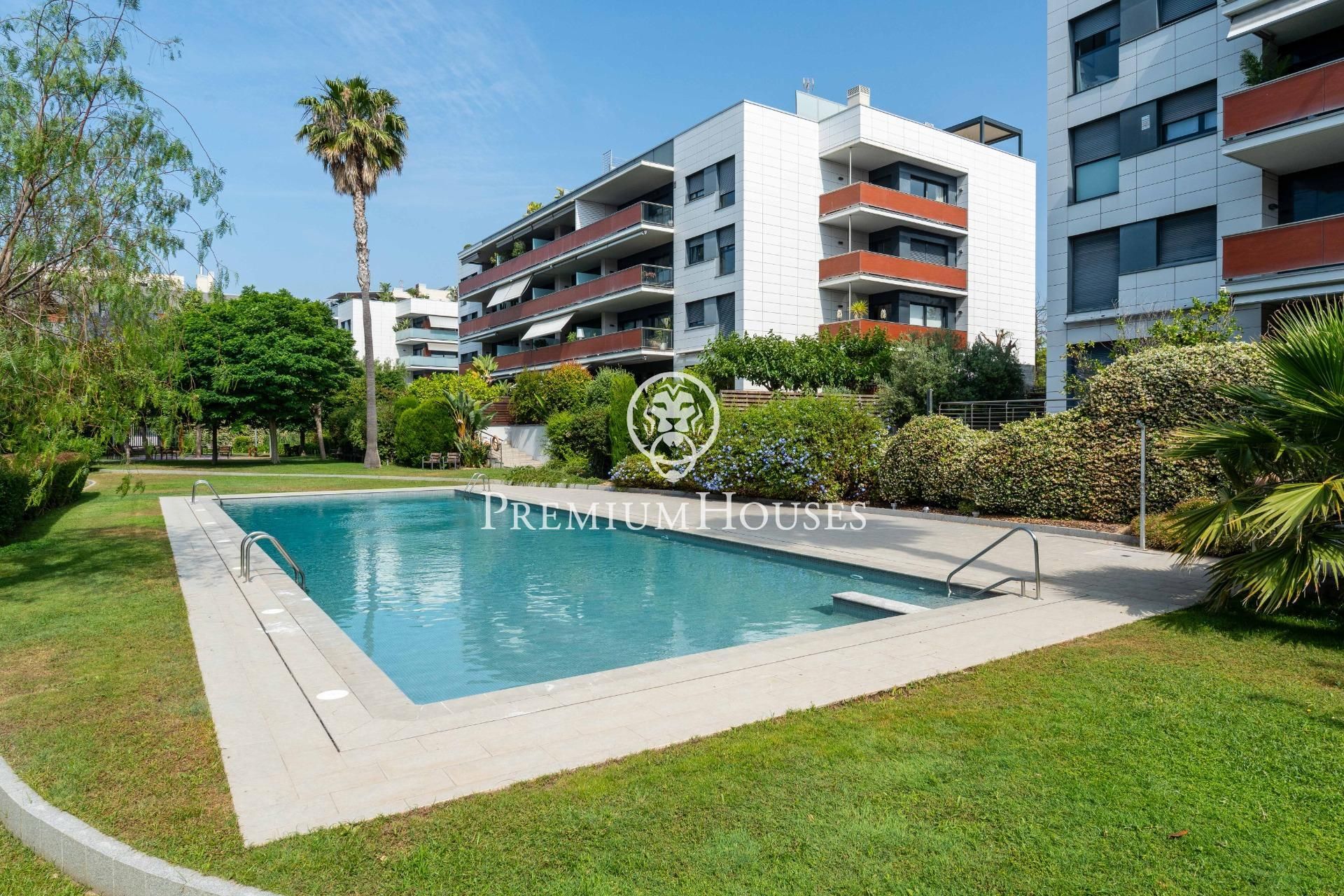 Piscina de Pis en venda en Sitges amb Aire condicionat, Calefacció i Terrassa
