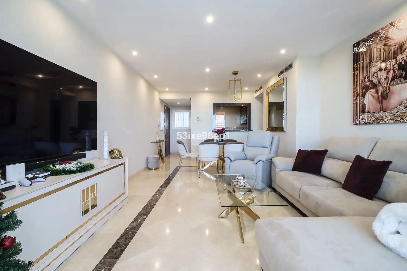Sala d'estar de Apartament en venda en Benahavís amb Traster, Moblat i Piscina comunitària