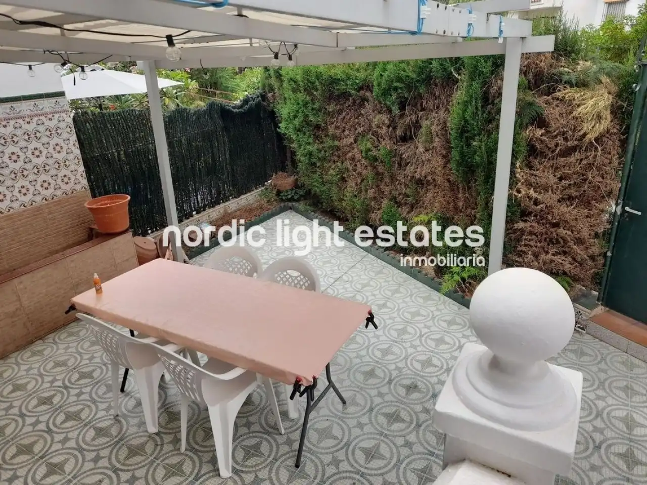 Vista exterior de Casa o xalet en venda en Vélez-Málaga amb Terrassa i Piscina