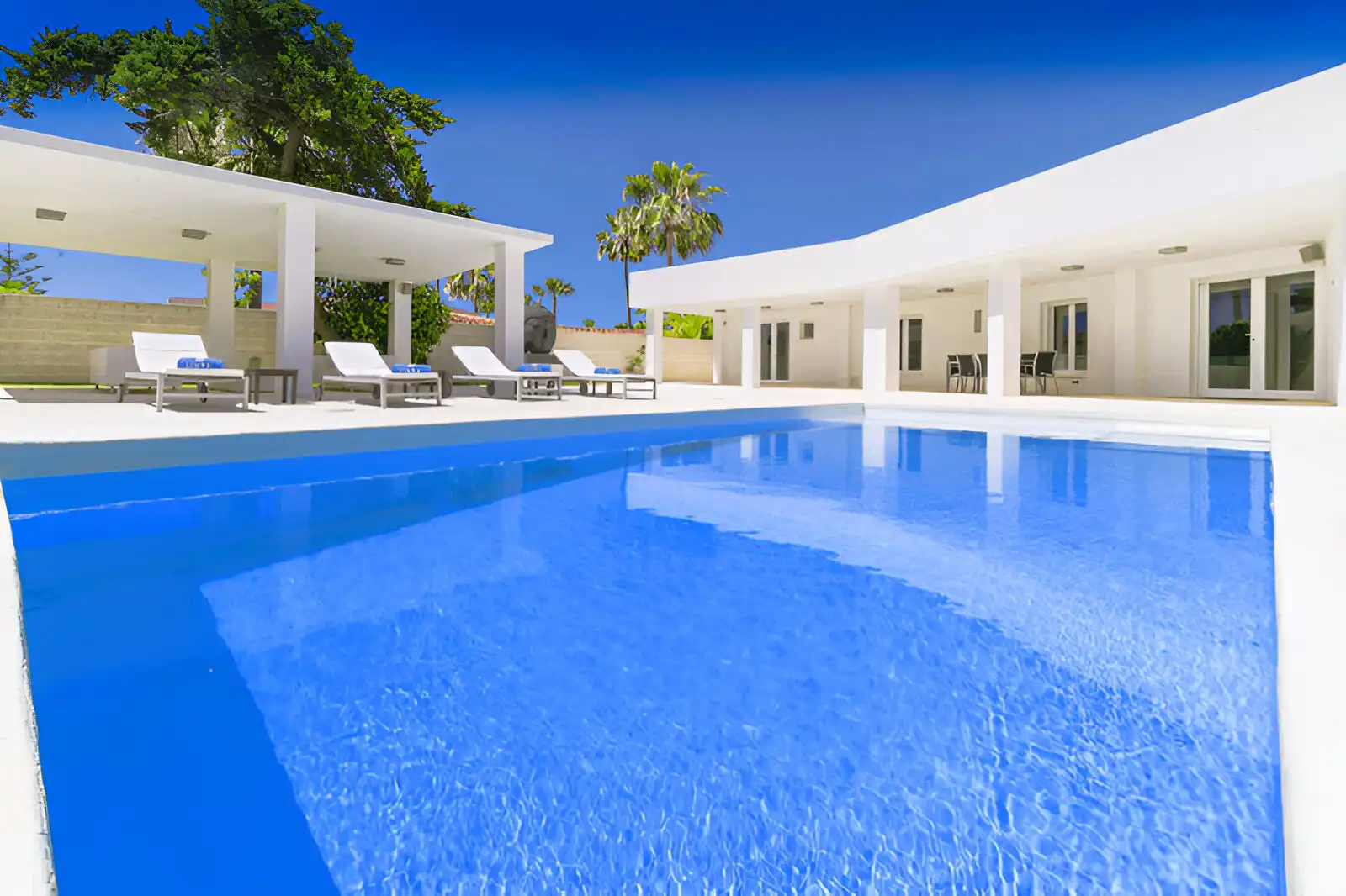 Piscina de Casa o chalet en venta en Marbella con Aire acondicionado, Jardín privado y Terraza
