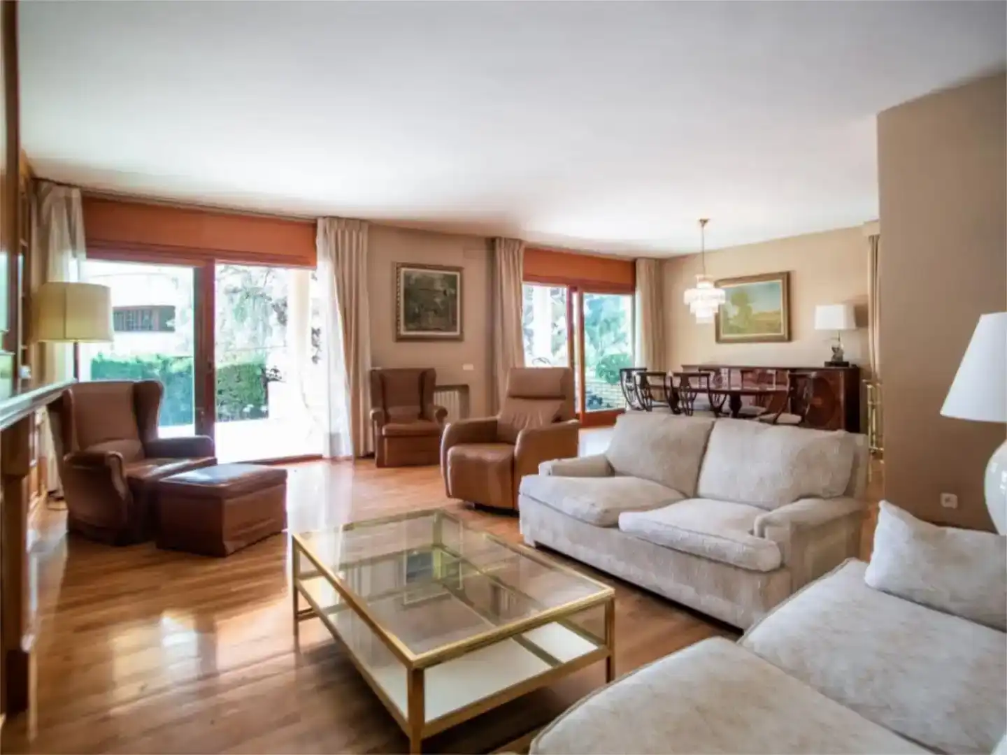 Sala d'estar de Casa o xalet en venda en Esplugues de Llobregat