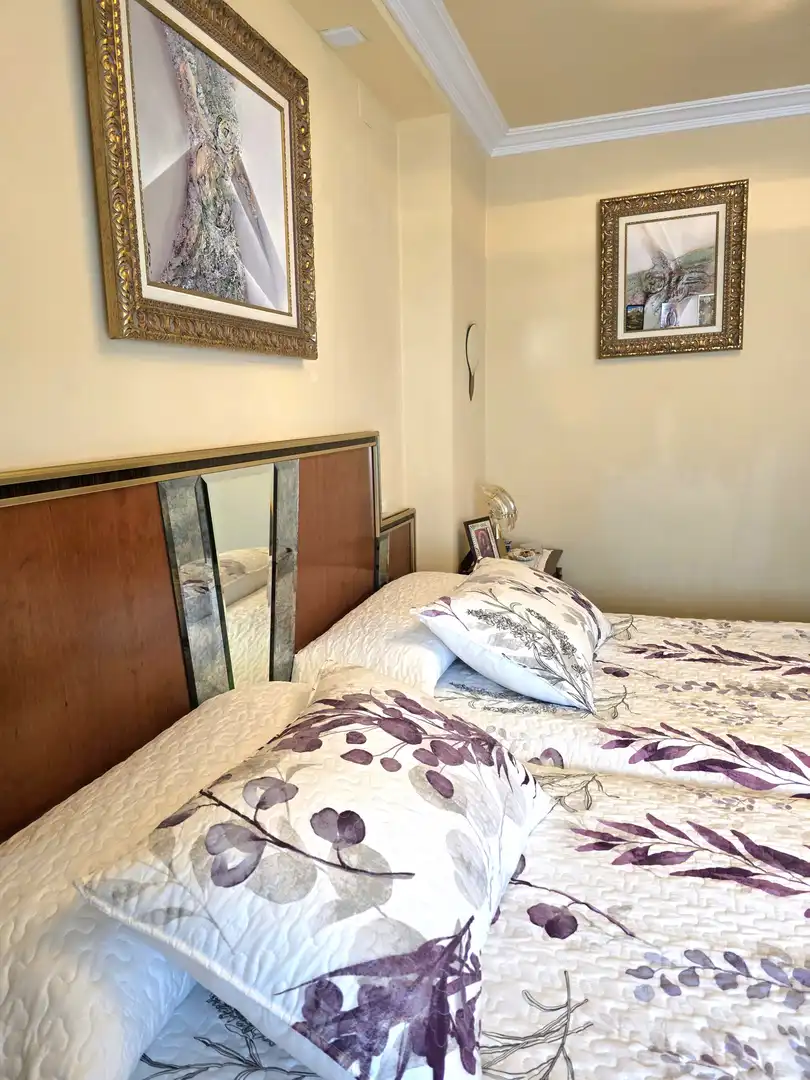 Schlafzimmer von Einfamilien-Reihenhaus zum Verkauf in Castro-Urdiales mit Heizung, Privatgarten und Parkett