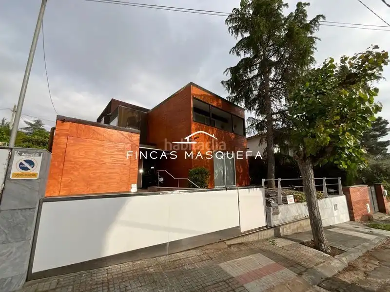 Casa amb jardí en venda a Sant Esteve Sesrovires, imagen 2