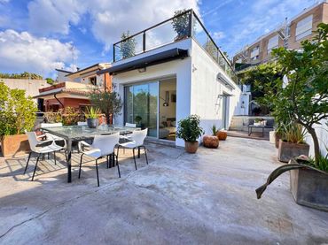 Casa a schiera con piscina in vendita a Carrer del Bruc