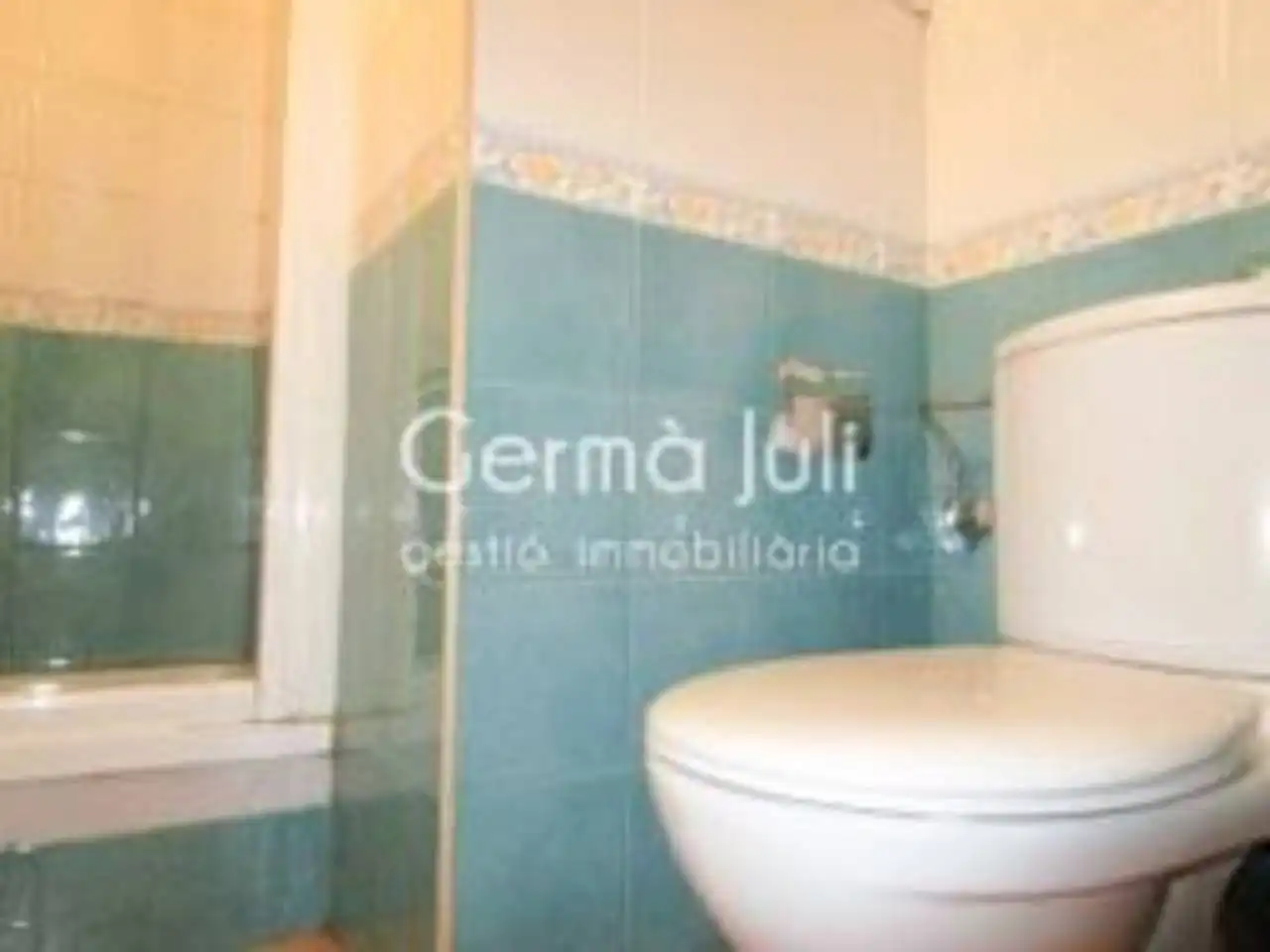 Bathroom of Flat for rent in Badalona  with Heating and Balcony