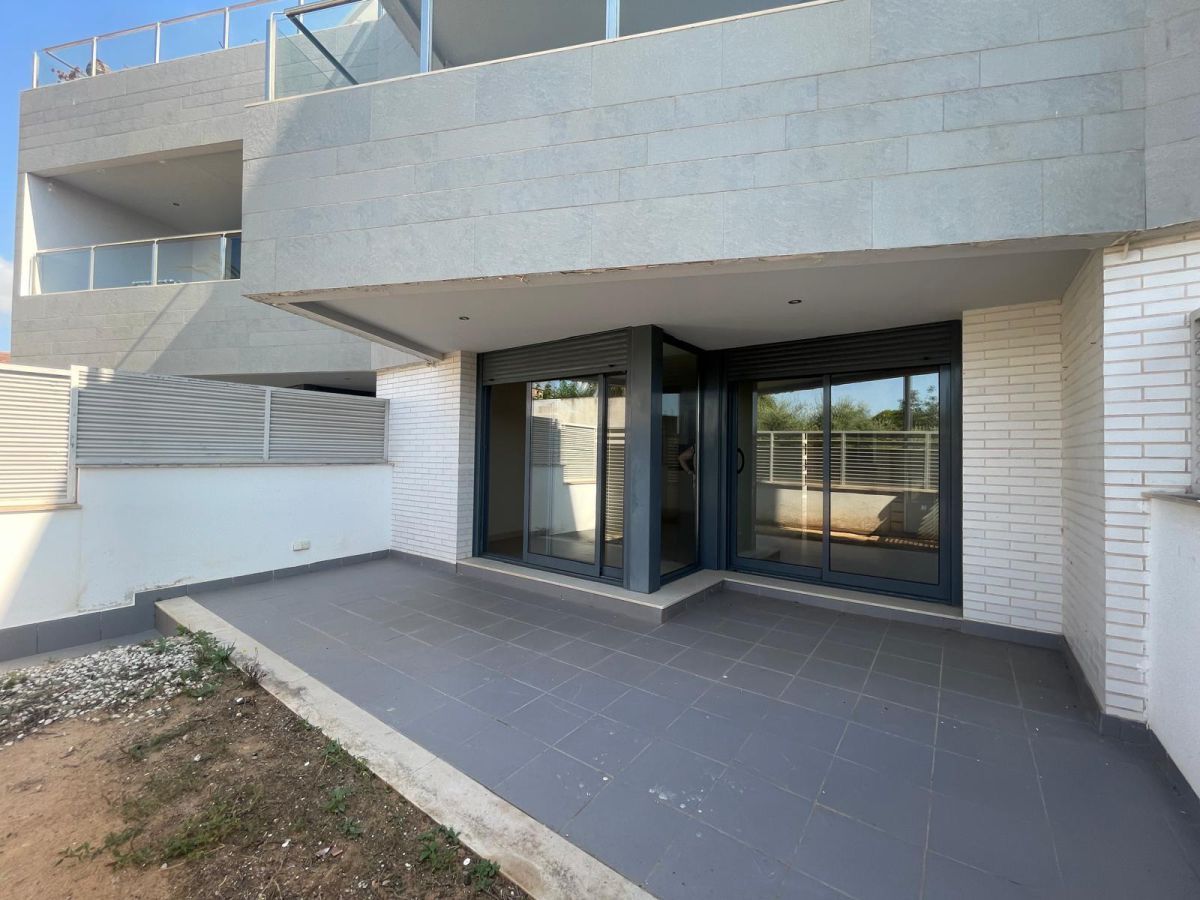 Vista exterior de Pis en venda en Vinaròs amb Terrassa i Piscina comunitària