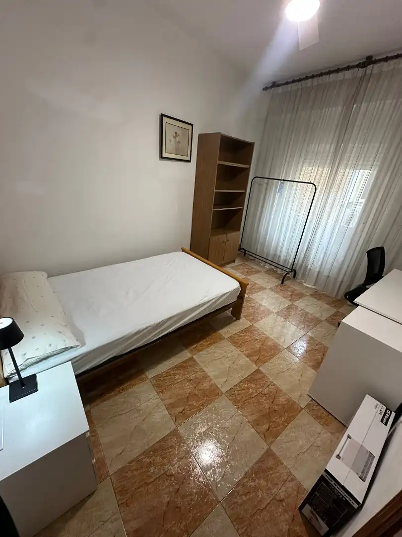 Bedroom of Flat for rent in Granada  with Furnished, Washing machine and Microwave