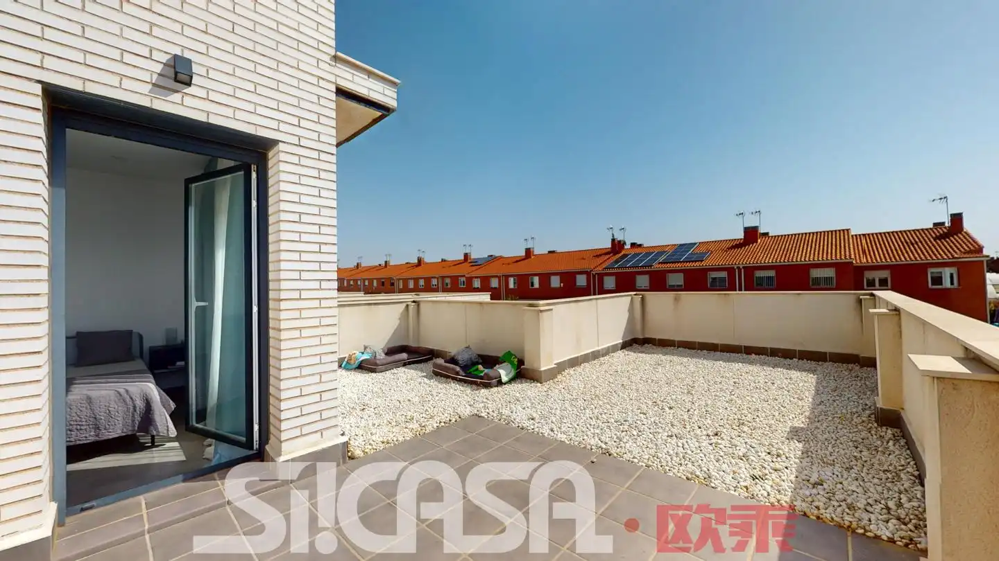 Terrassa de Casa adosada en venda en Torrejón de la Calzada amb Jardí privat, Terrassa i Piscina