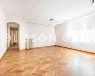 Living room of Flat for sale in  Madrid Capital