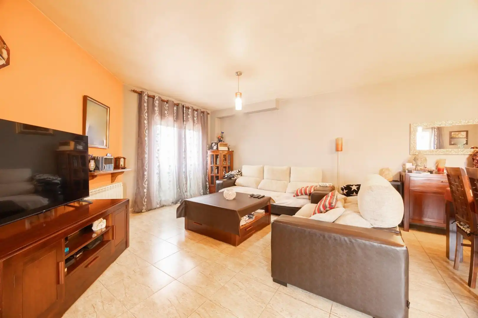 Sala de estar de Casa adosada en venta en Sant Hipòlit de Voltregà con Terraza