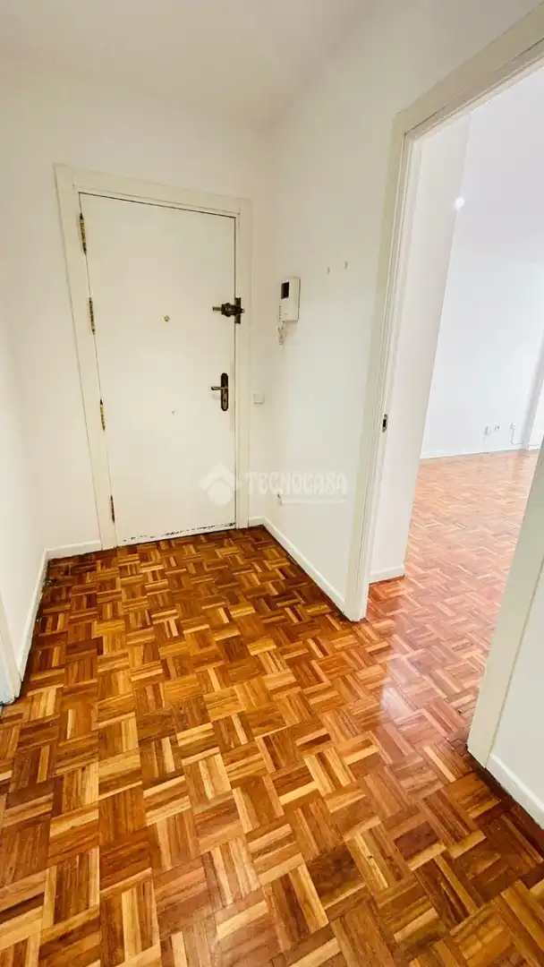 Flat for sale in Madrid  with Air Conditioner, Heating and Terrace