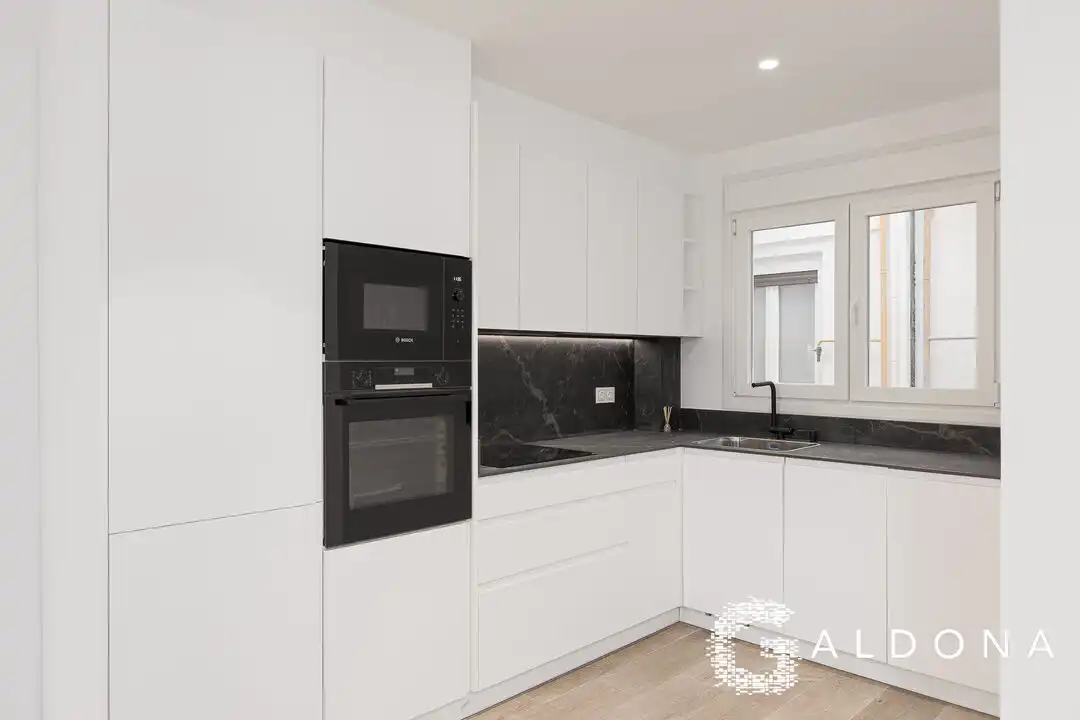 Kitchen of Flat for sale in Donostia - San Sebastián   with Heating