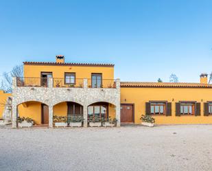 Vista exterior de Finca rústica en venda en Peralada amb Aire condicionat, Piscina i Balcó