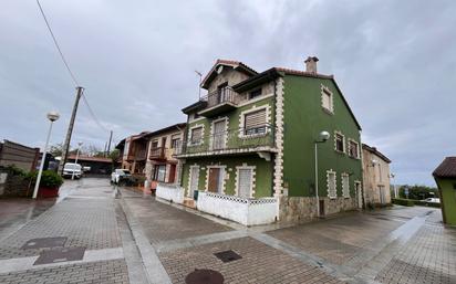 Exterior view of House or chalet for sale in Santa Cruz de Bezana