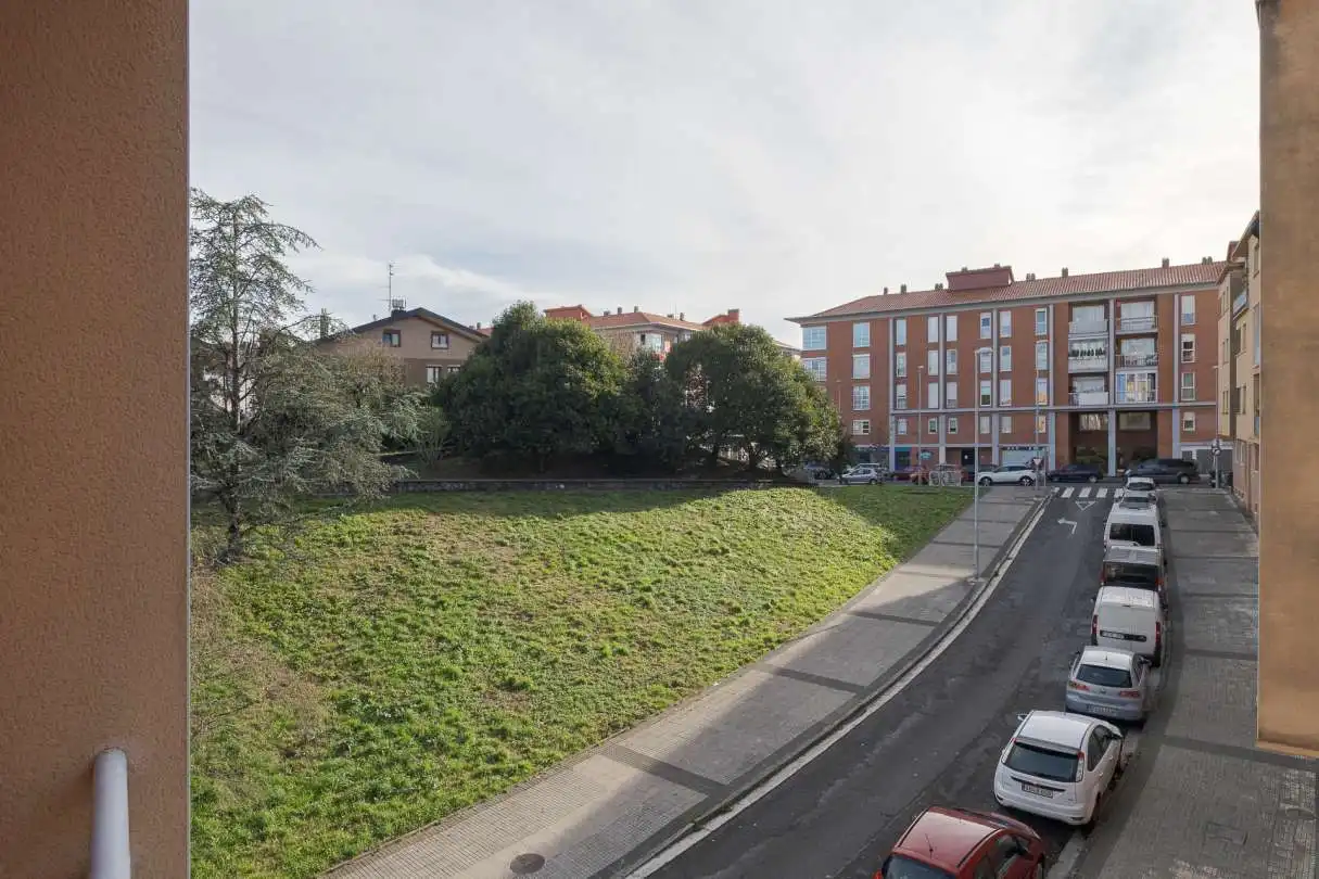 Vista exterior de Piso en venta en Donostia - San Sebastián  con Calefacción y Trastero