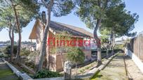 Exterior view of House or chalet for sale in Villaviciosa de Odón  with Air Conditioner, Heating and Private garden