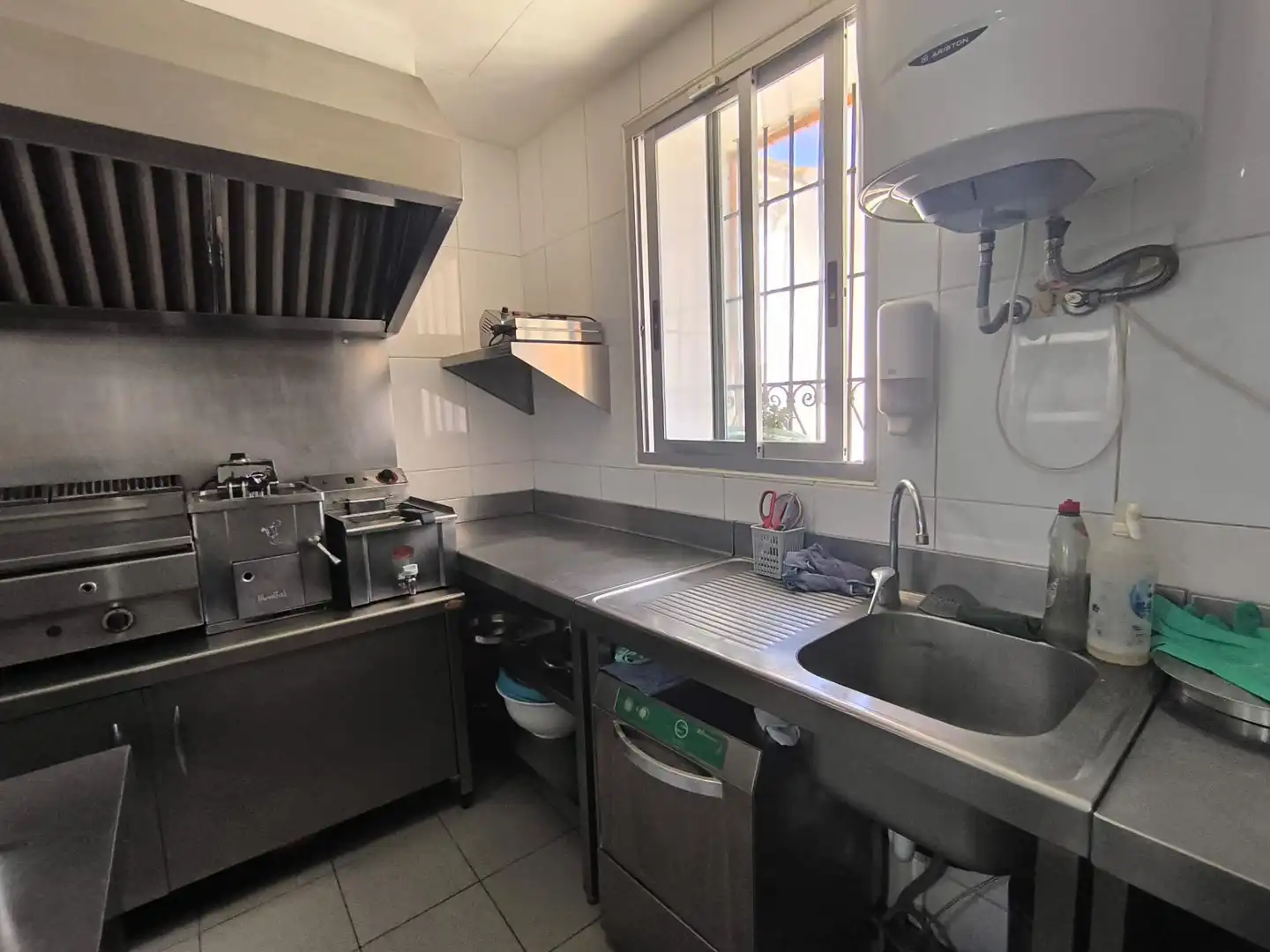 Cocina de Local en venta en El Castell de Guadalest con Aire acondicionado y Amueblado