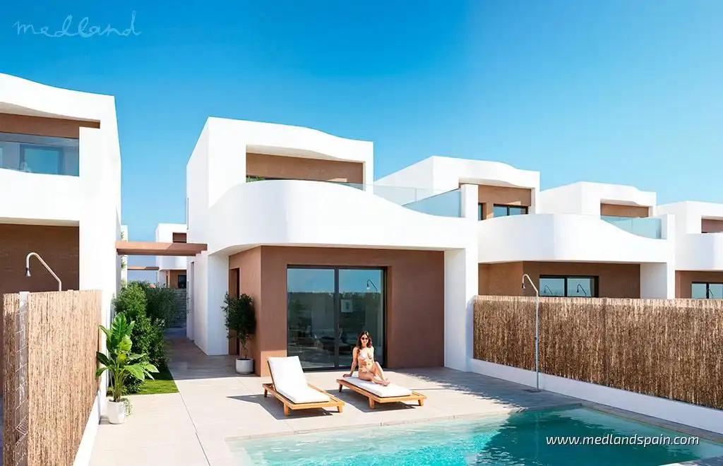 Chalet con piscina en venta en Los Montesinos