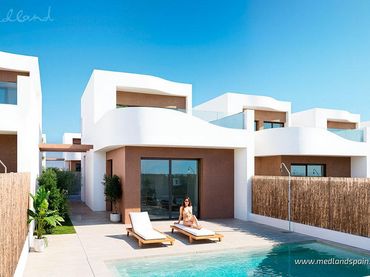 Detached house with pool for sale in Los Montesinos
