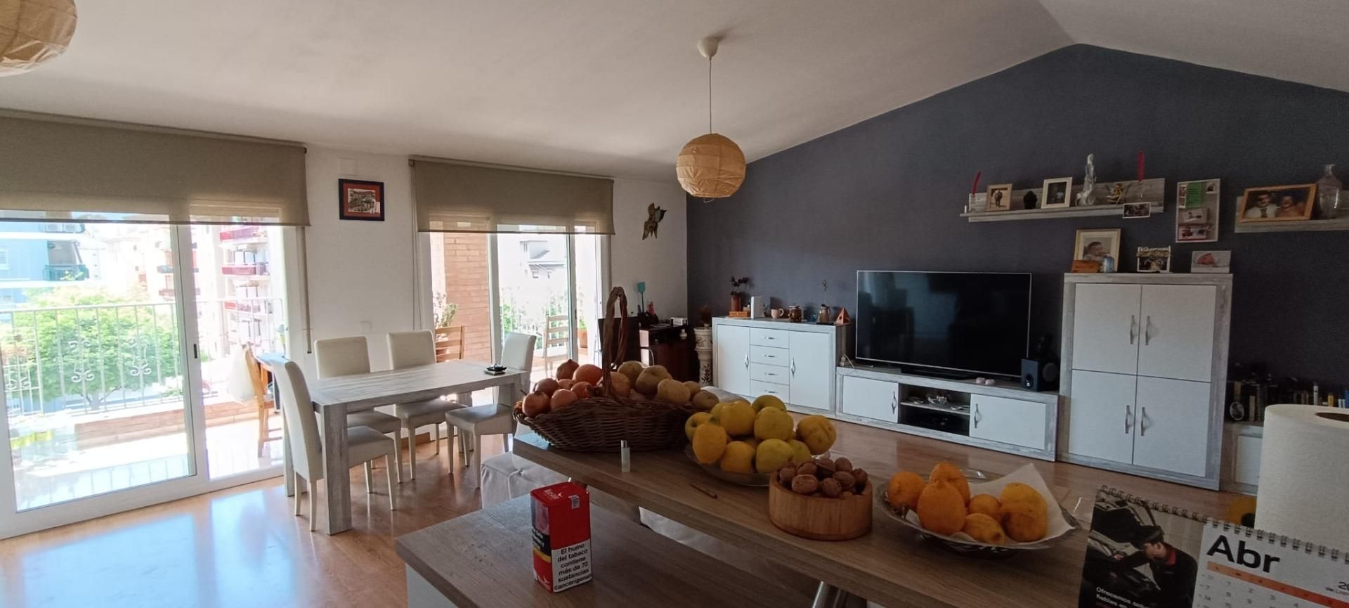Sala d'estar de Pis en venda en Calafell amb Calefacció, Jardí privat i Parquet