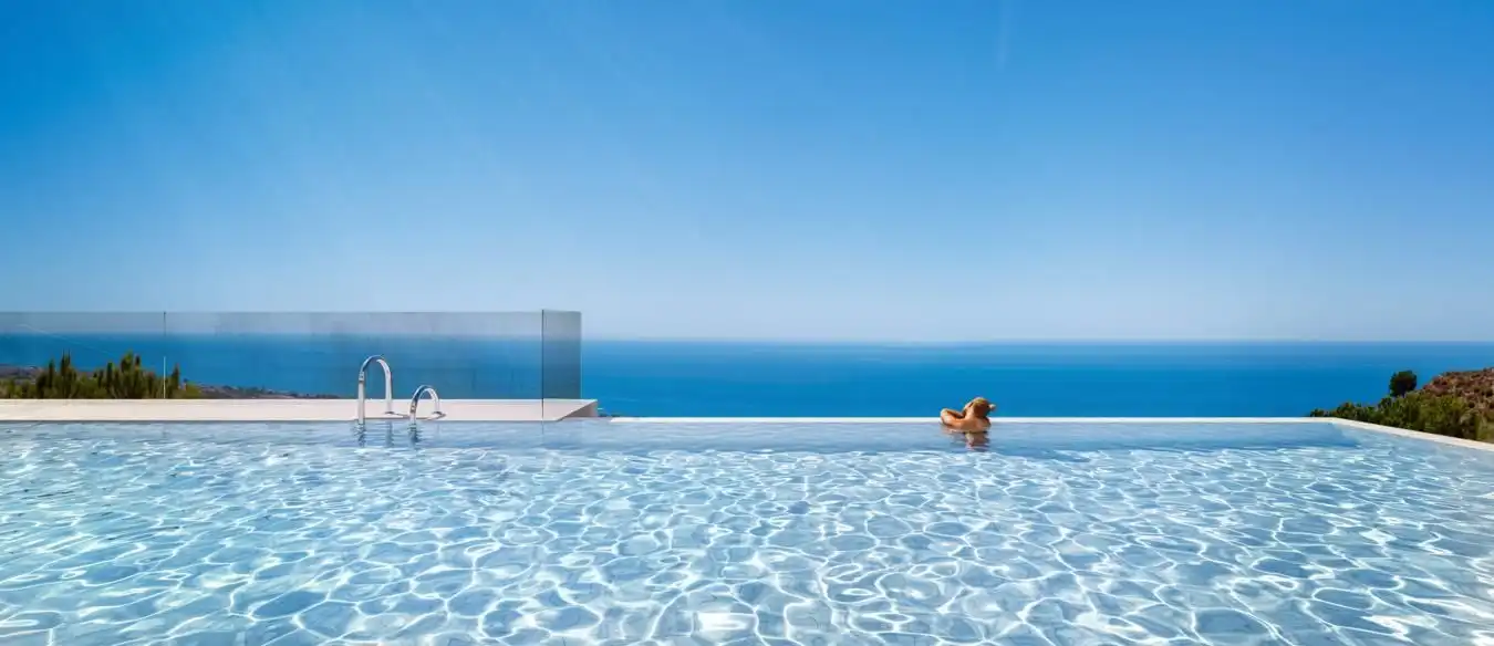 Piscina de Apartamento en venta en Rincón de la Victoria con Aire acondicionado, Calefacción y Jardín privado