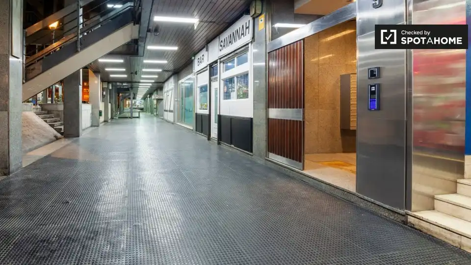 Piso de alquiler en Bilbao  con Aire acondicionado, Calefacción y Amueblado