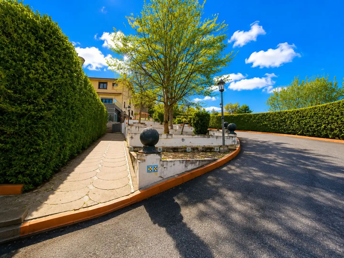 Vista exterior de Casa o xalet en venda en Grado amb Aire condicionat, Calefacció i Terrassa