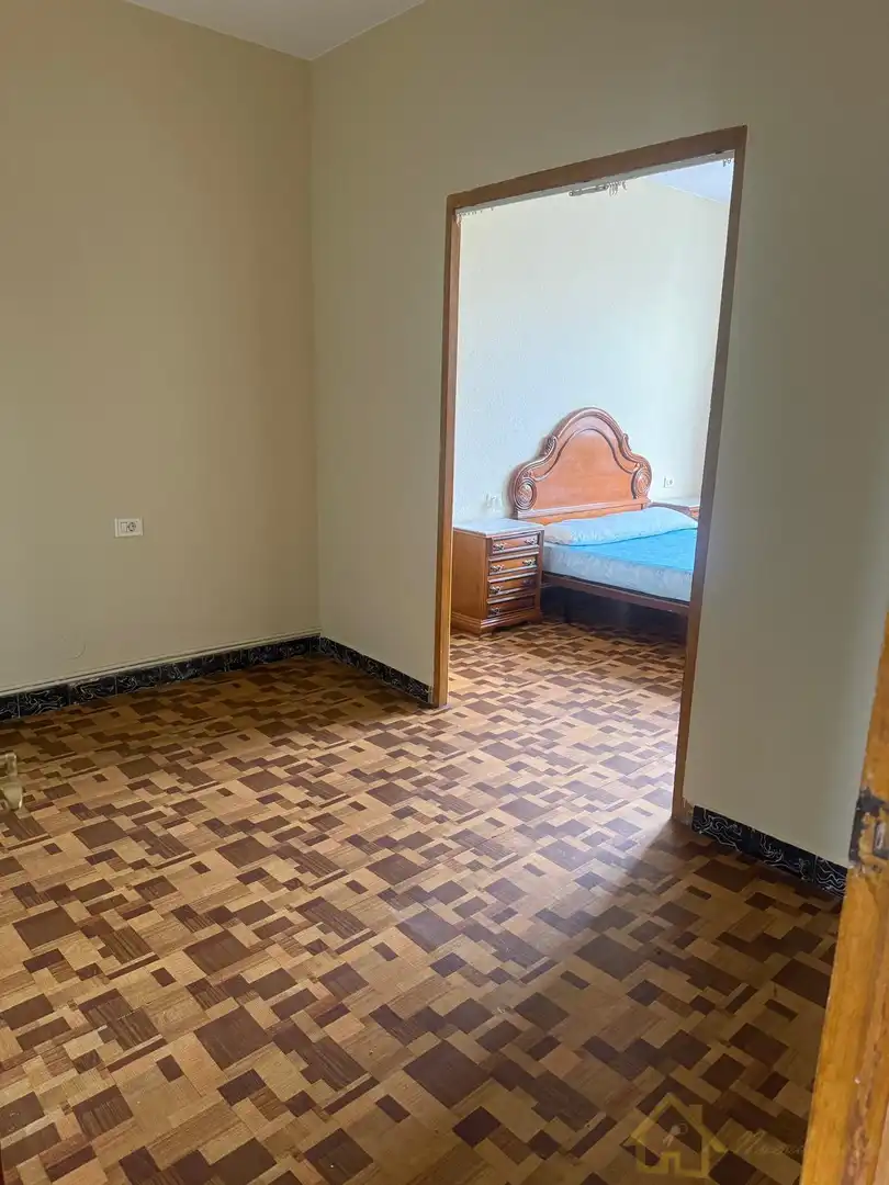 Habitación de Piso en venta en Lugo con Calefacción, Terraza y Trastero