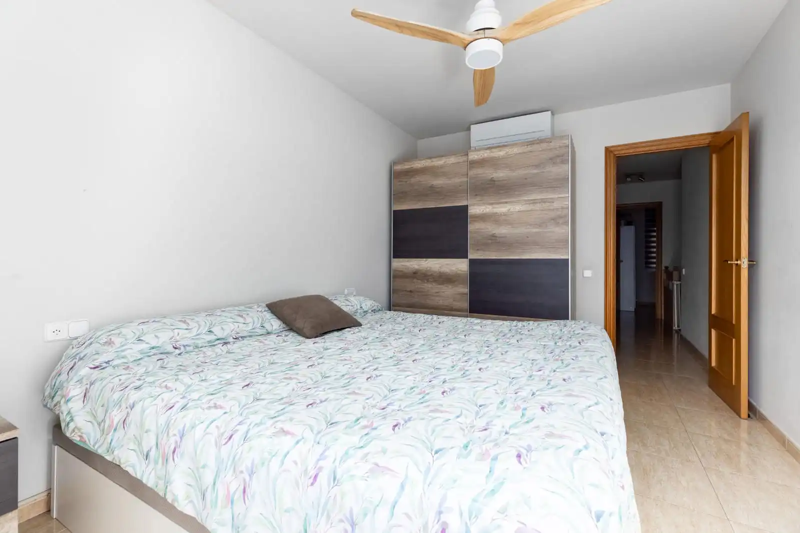 Habitación de Dúplex en venta en Parets del Vallès con Aire acondicionado, Calefacción y Terraza
