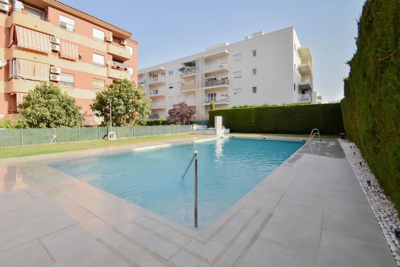 Piscina de Pis en venda en Granada amb Calefacció i Piscina comunitària