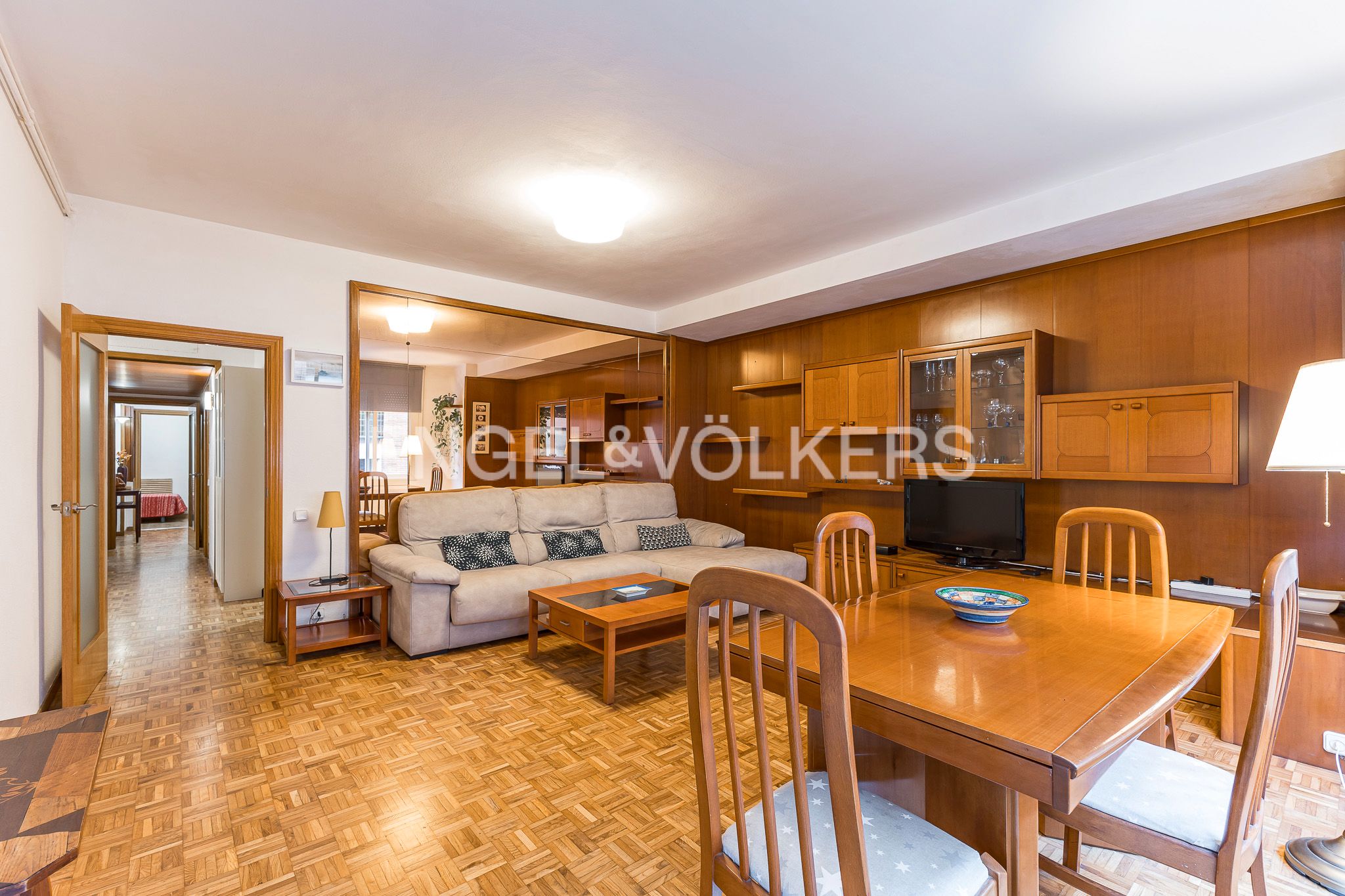 Living room of Apartment for sale in  Barcelona Capital  with Air Conditioner, Heating and Parquet flooring