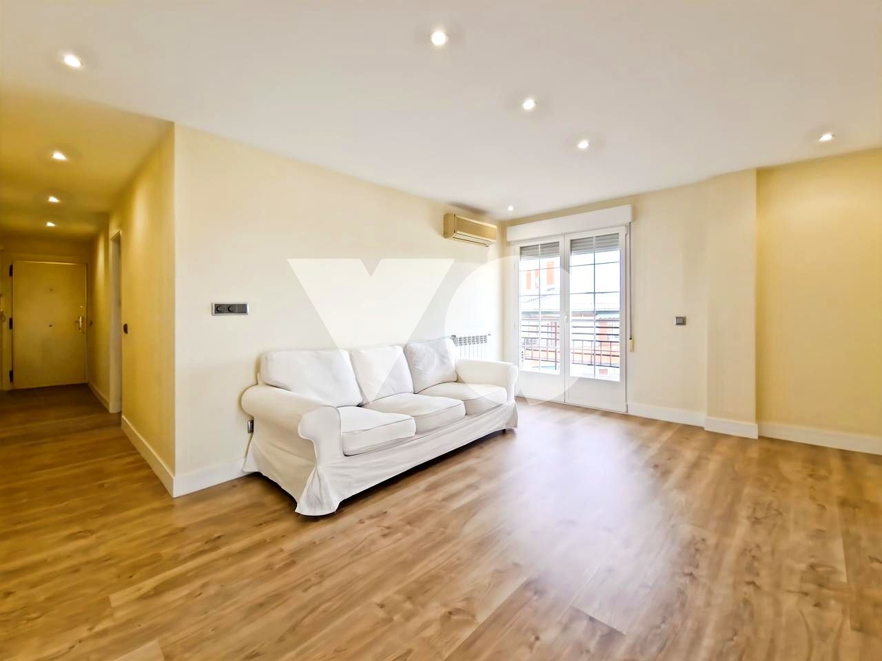 Piso en venta en De Mequinenza, Canillejas