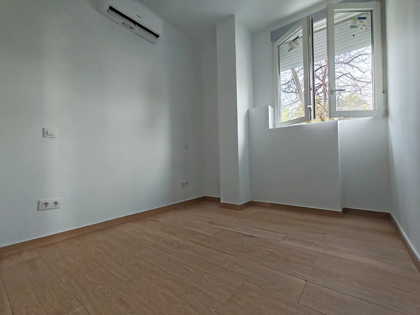 Habitación de Piso en venta en Fuenlabrada con Aire acondicionado, Calefacción y Alarma