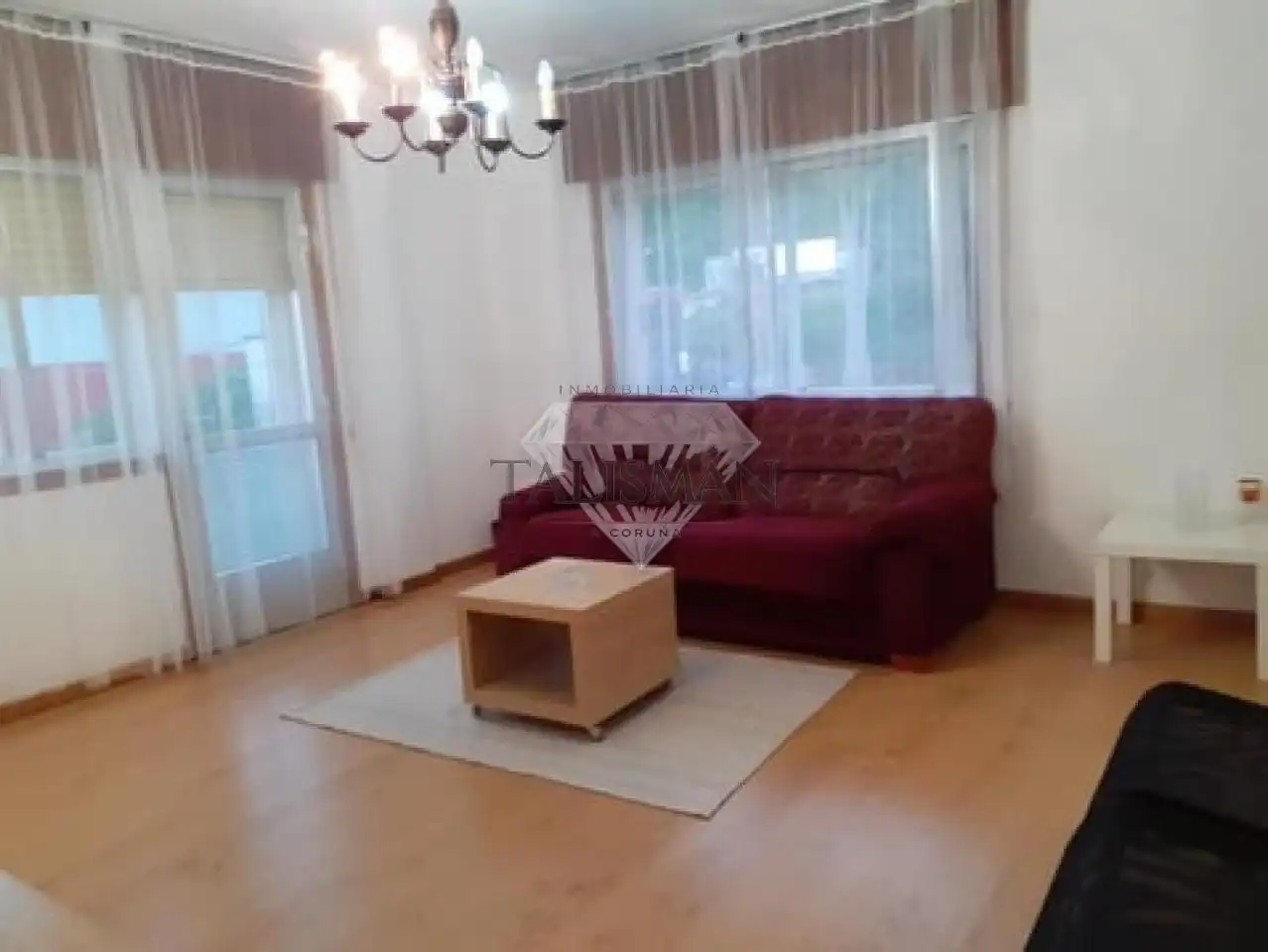 Sala de estar de Piso en venta en Vilagarcía de Arousa con Trastero, Amueblado y Balcón