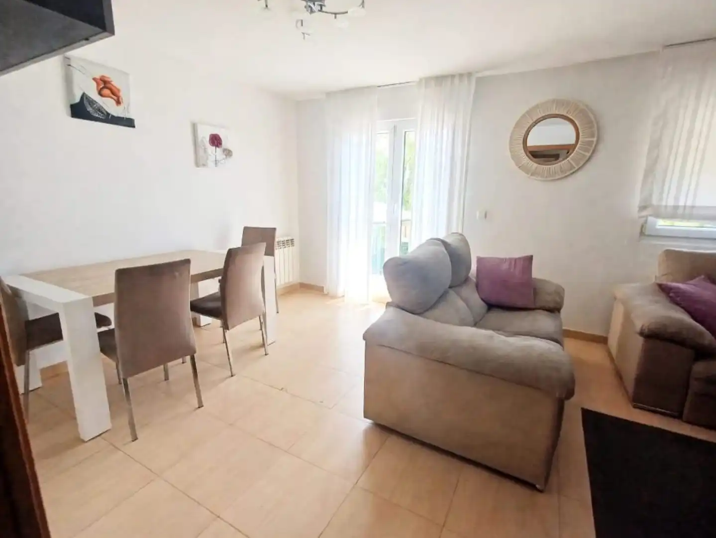 Sala de estar de Casa adosada en venta en Penagos con Calefacción, Jardín privado y Parquet
