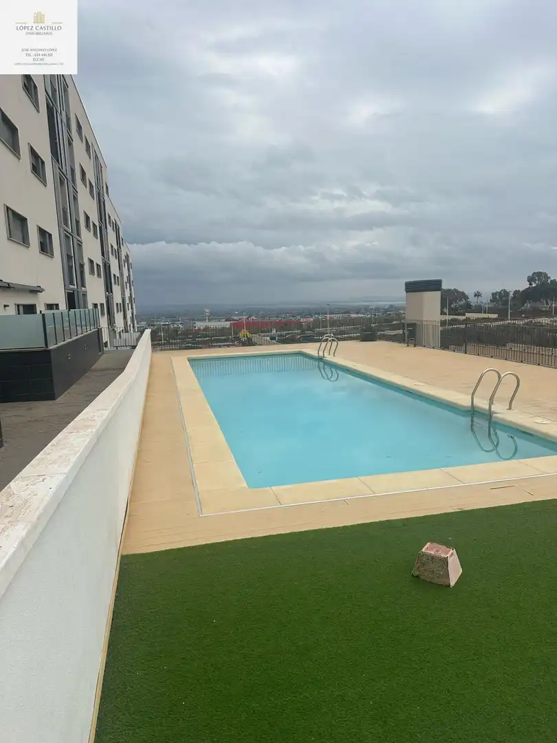 Piscina de Pis en venda en Crevillent amb Piscina comunitària