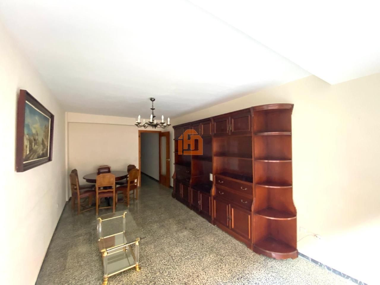 Sala d'estar de Pis en venda en León Capital  amb Calefacció i Terrassa