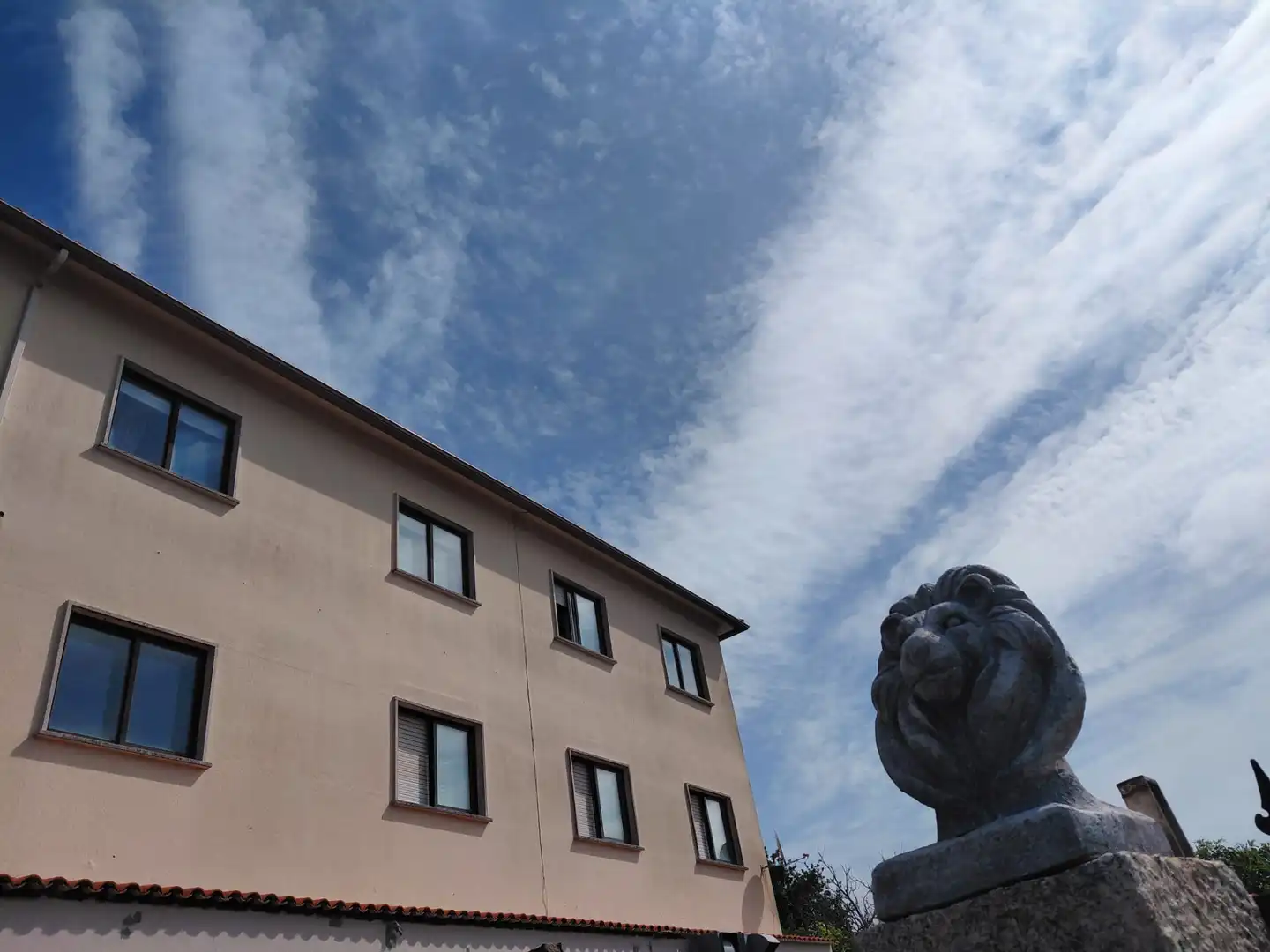 Vista exterior de Piso en venta en Sanxenxo con Calefacción, Terraza y Trastero