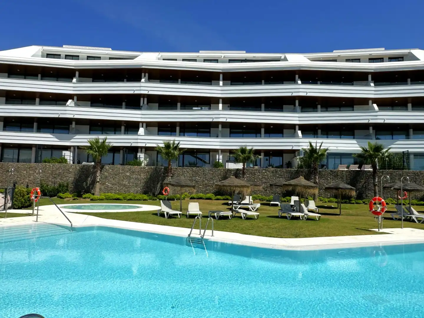 Piscina de Apartamento en venta en Fuengirola con Aire acondicionado, Calefacción y Terraza