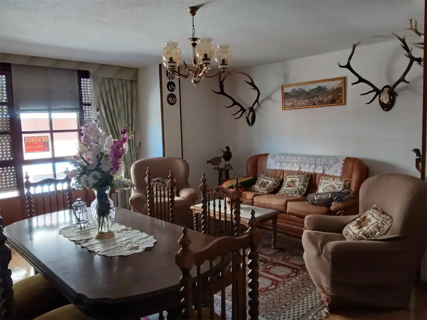 Sala de estar de Piso en venta en Riaño con Parquet, Trastero y Amueblado