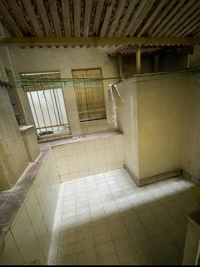 Bathroom of Flat for share in Barcelona  with Air Conditioner, Heating and Washing machine