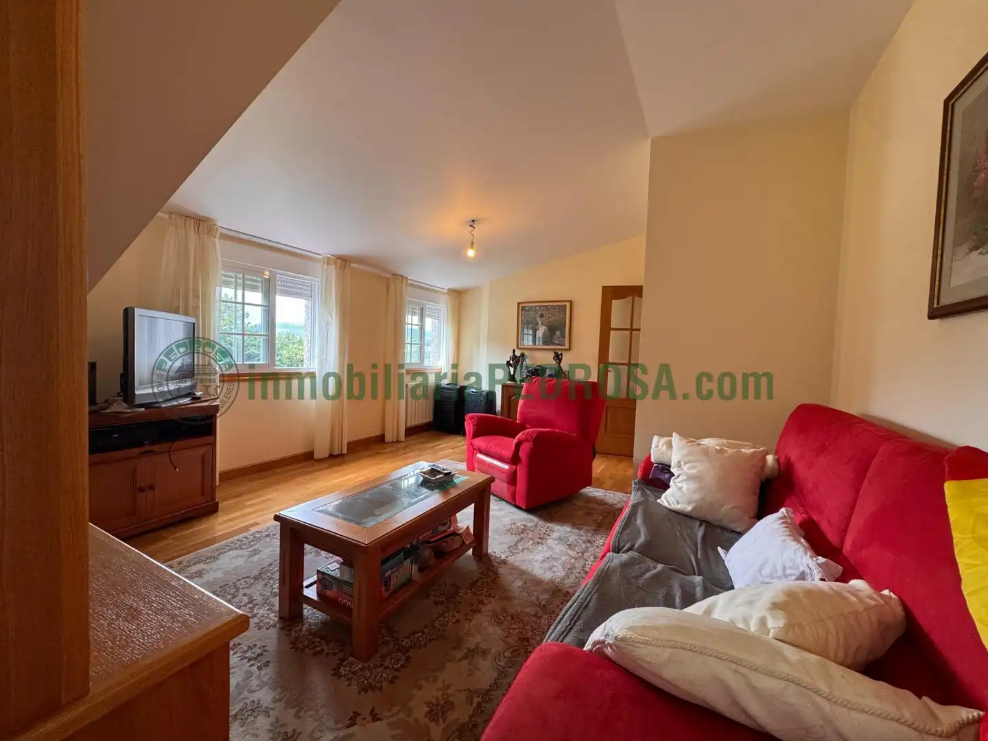 Sala d'estar de Casa o xalet en venda en Pontevedra Capital  amb Calefacció i Jardí privat