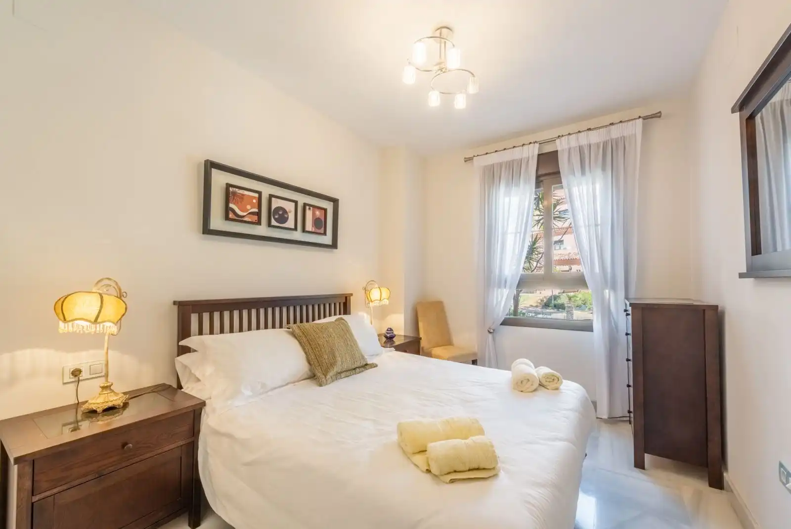 Dormitori de Apartament en venda en Estepona amb Terrassa, Traster i Moblat