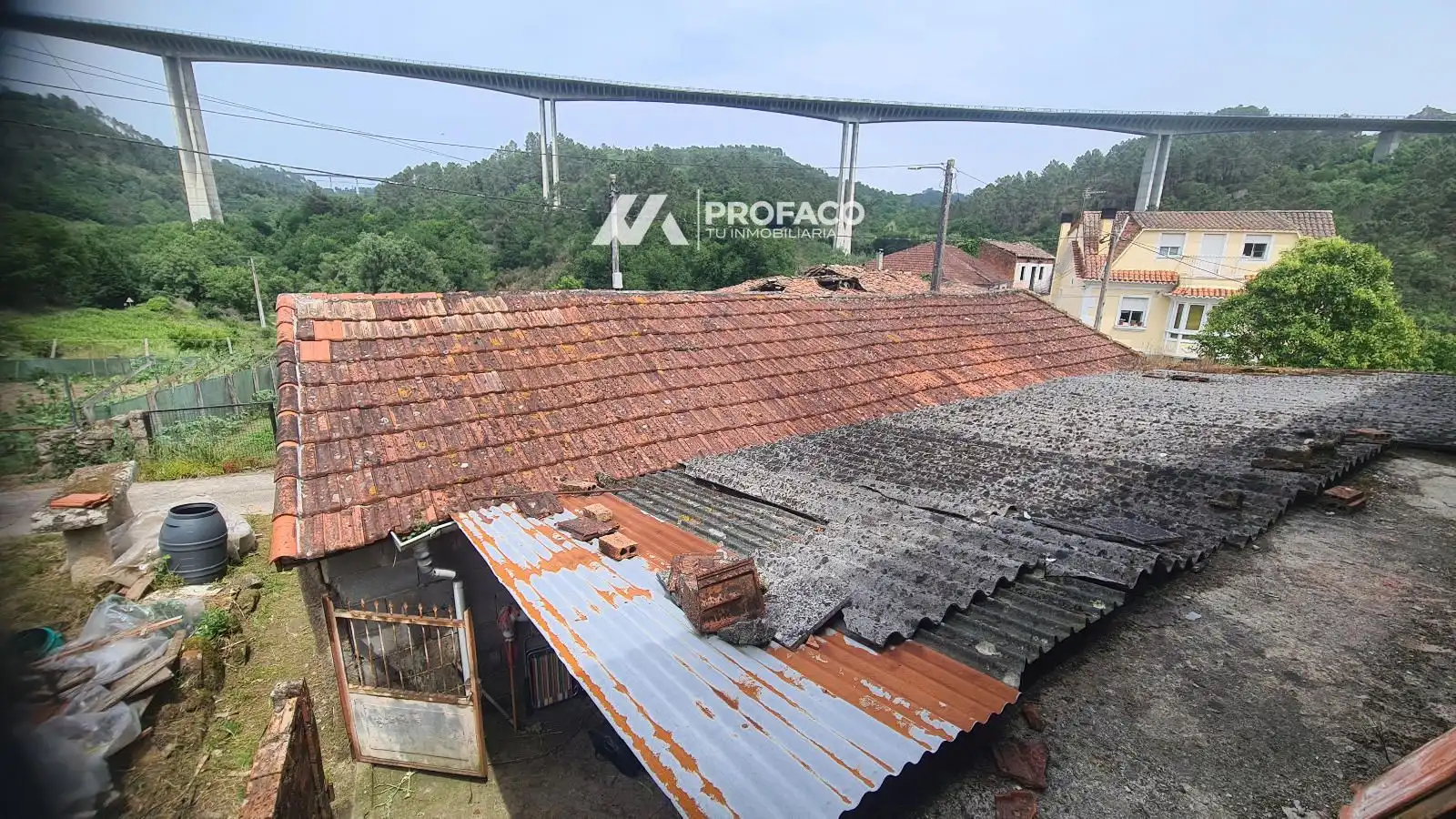 Terrassa de Casa adosada en venda en Punxín