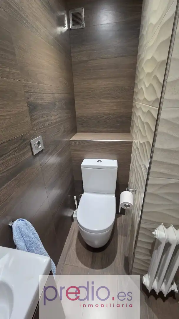Baño de Dúplex en venta en Lugo con Calefacción, Trastero y Amueblado