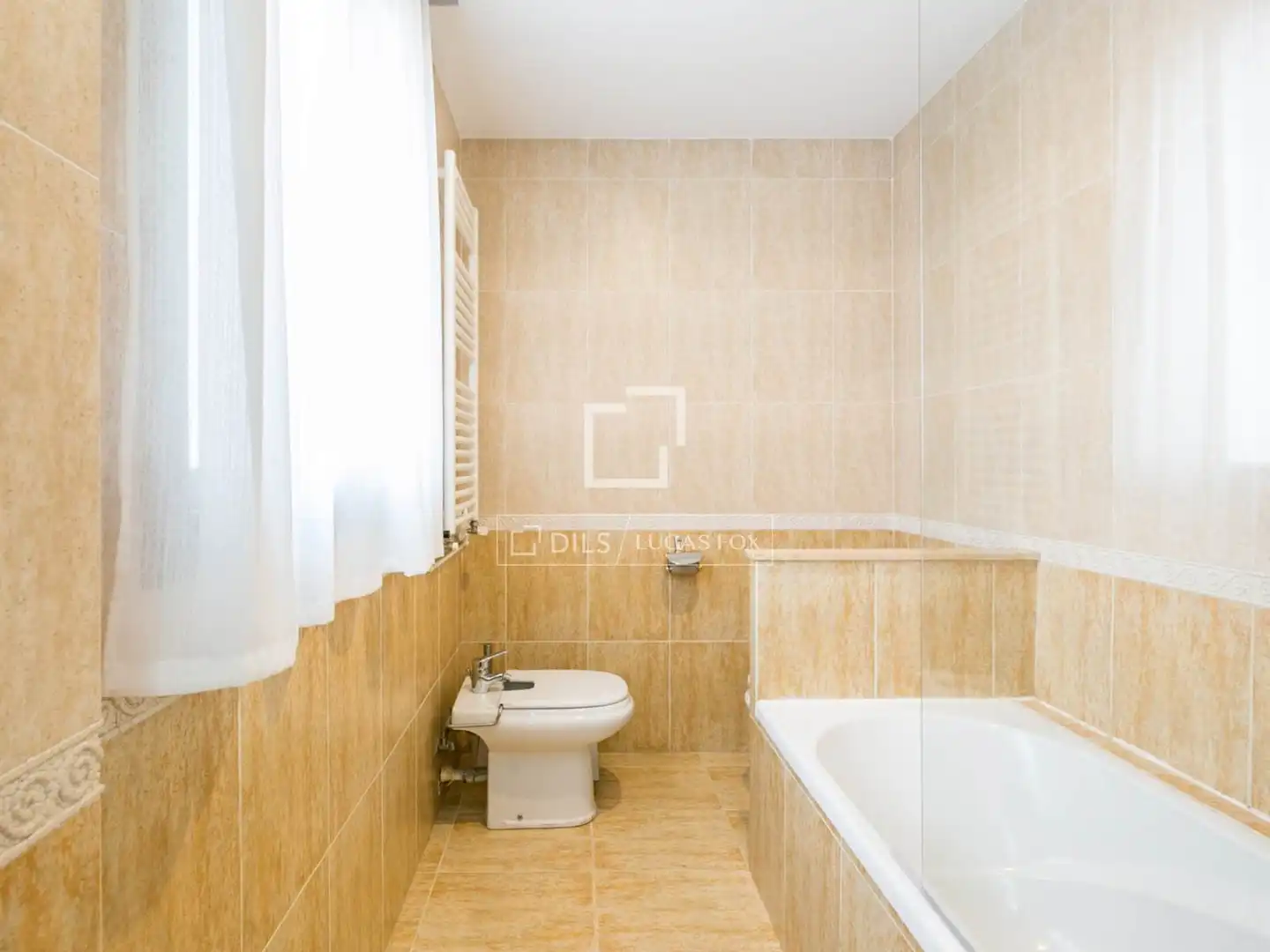 Bathroom of Houses for rent in Castelldefels  with Air Conditioner, Private garden and Terrace