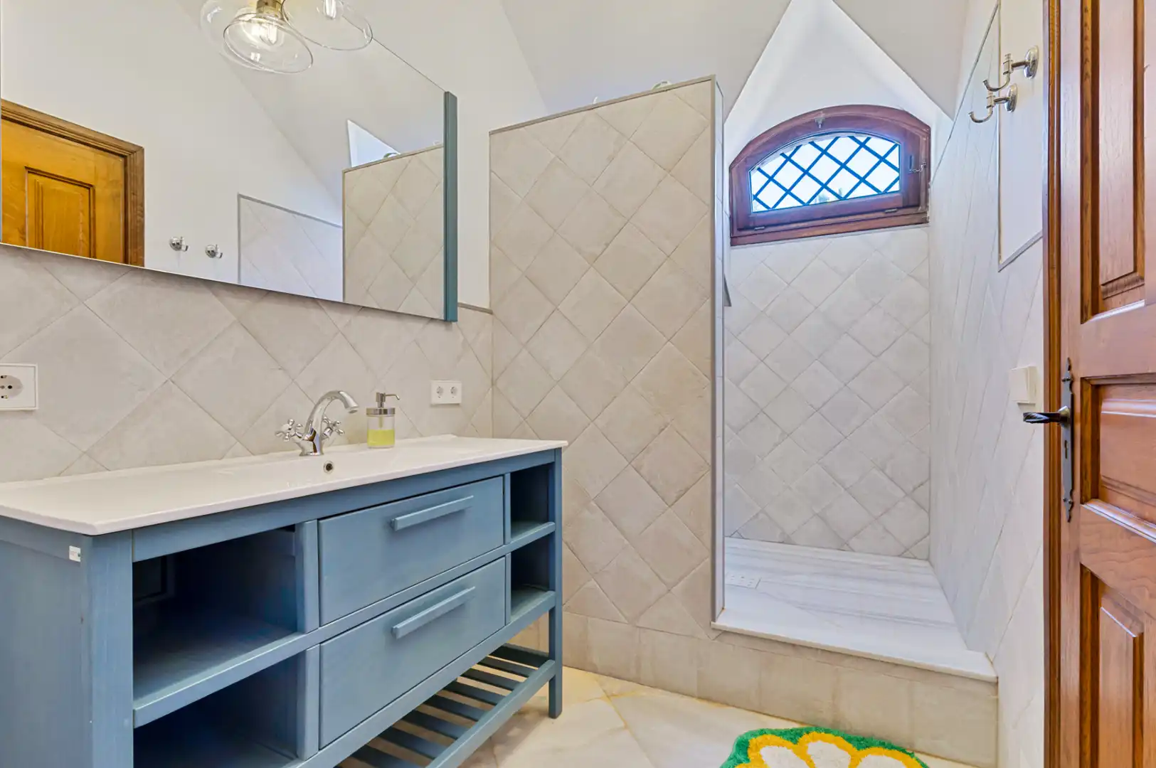 Badezimmer von Haus oder Chalet zur Miete in Marbella mit Klimaanlage, Privatgarten und Terrasse