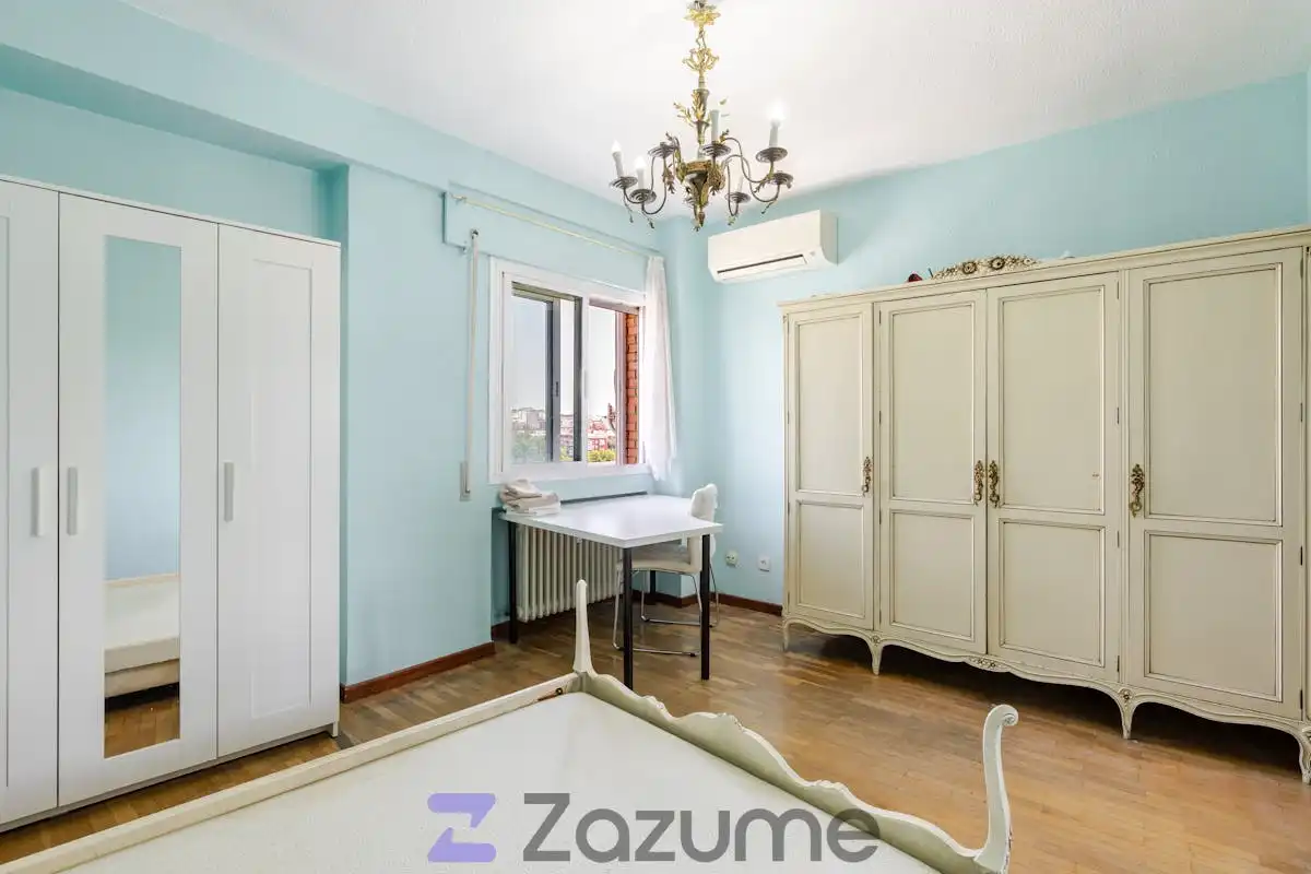 Schlafzimmer von Wohnung zur Miete in Madrid mit Klimaanlage, Heizung und Terrasse